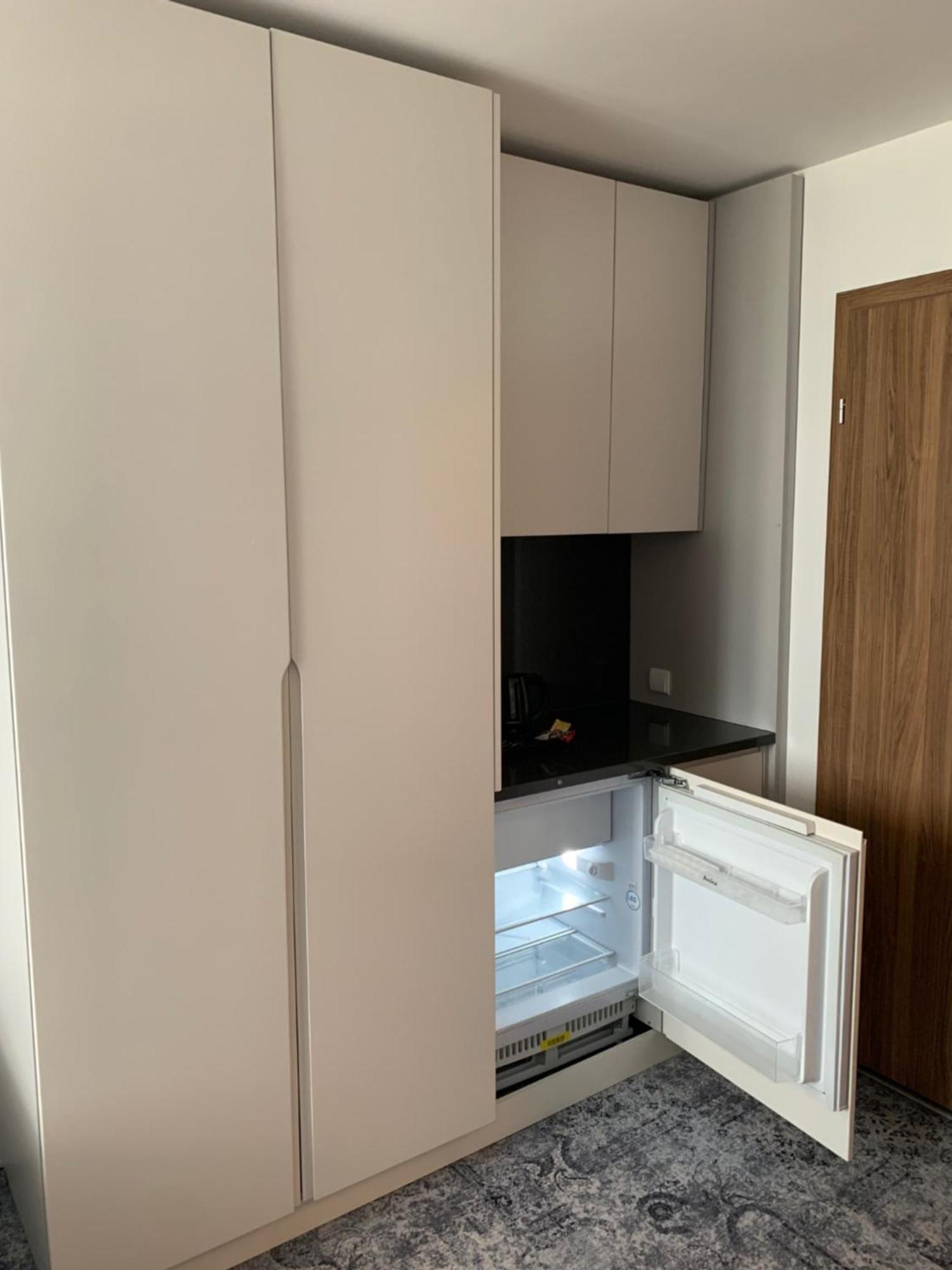 Goscinne Ikar - Metro I Parking Apartament *