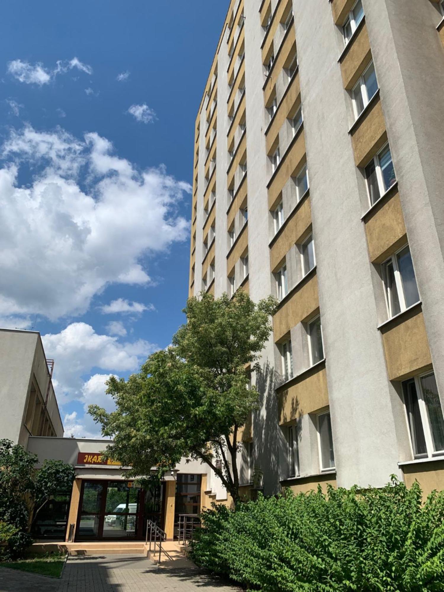 Goscinne Ikar - Metro I Parking Apartament *